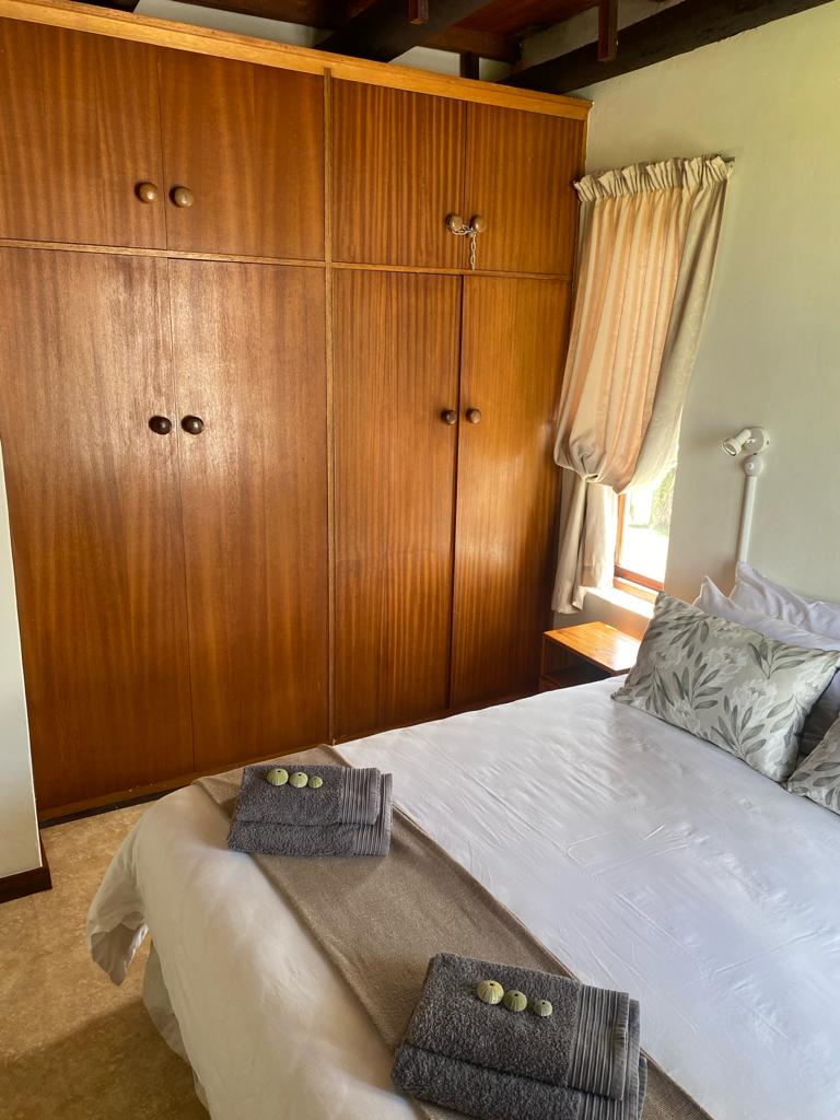 To Let 6 Bedroom Property for Rent in Stilbaai Wes Western Cape